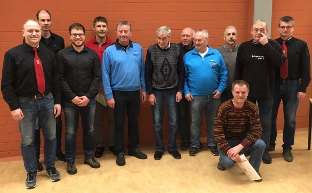 von links: Andreas Schlingmann, Christian Götzel, Mario Rausch, Heiko Röhr, Wilfried Bock, Ernst August Fiene, Bernd Hagemann, Willimar Köller, Usto Uceda, Matthias Thomi (kniend), Willi Depping Andreas Pape
